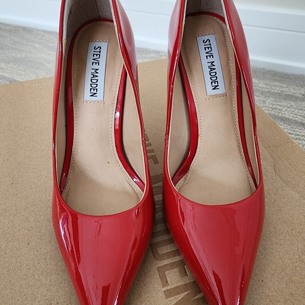 Steve Madden Glossy Red Heels - Picture 6 of 6